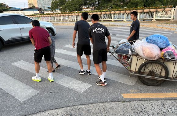 이는 제보를 통해 알려졌고, 유로몬 부사관은 뿌듯함을 전하기도 했다. [사진=김천상무 인스타그램]