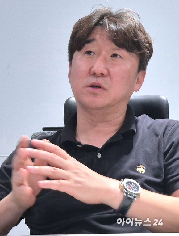 LG전자 생산기술원 김상국 연구위원이 지난 24일 경기 평택시 LG전자 사업장에서 아이뉴스24와 만나 인터뷰를 하고 있다. [사진=LG전자]