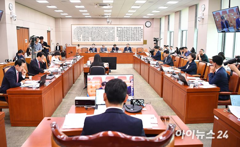 28일 오후 서울 여의도 국회 법제사법위원회 법안심사제1소위원회에서 '검찰개혁 4법'과 관련한 공청회를 진행하고 있다. [사진=곽영래 기자]