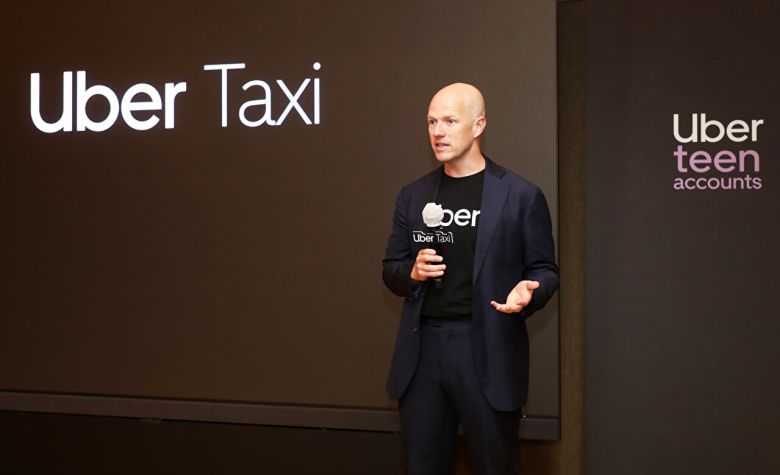 6일 서울 중구 롯데호텔에서 열린 우버택시 기자간담회에서 도미닉 테일러 우버 모빌리티 아태지역 총괄 대표가 발표하고 있다. [사진=우버택시코리아]