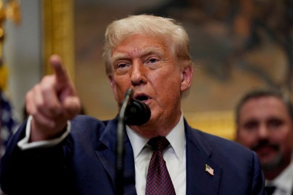 도널드 트럼프 미국 대통령이 '국방부(Department of Defense)'의 명칭을 과거 이름인 '전쟁부(Department of War)'로 되돌리겠다고 선언했다. [사진=연합뉴스]