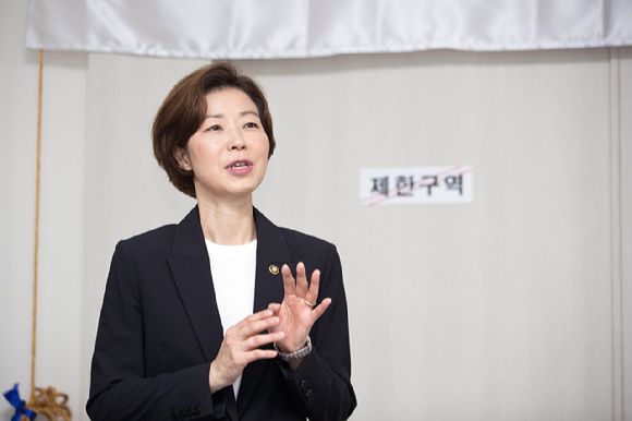 조성경 과학기술정보통신부 전 차관.2024년 2월 퇴임할 때 "미션 클리어!"라는 이임사를 남겨 주목받았던 인물이다. [사진=과학기술정보통신부]