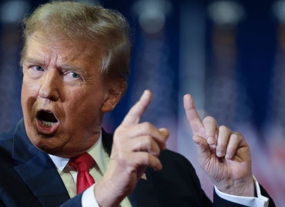 지난해 당시 미국 공화당 유력 대선 후보인 도널드 트럼프 대통령이 사우스캐롤라이나주 유세에서 연설하고 있다. [사진=AFP/연합뉴스]