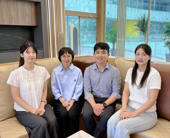 이중 모드 유전자가위를 개발한 KAIST 생명과학연구소 문수영 박사, 공학생물학대학원(생명과학과 겸임)이주영 교수, 한국화학연구원 노명현 박사, 생명과학과 안난영 연구원(왼쪽부터). [사진=KAIST]