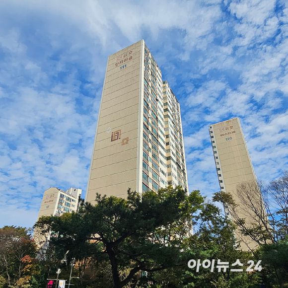 경기 성남시 분당구 수내동의 양지마을 아파트 전경. 2025.10.24 [사진=이효정 기자 ]