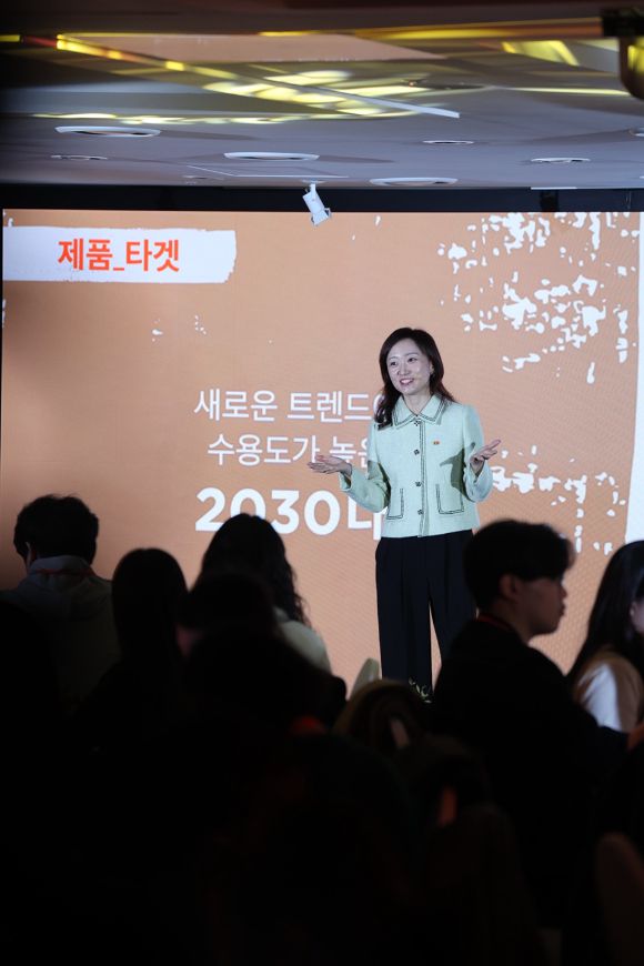 채혜영 삼양브랜드부문장이 3일 서울 중구 보코서울명동호텔에서 열린 신제품 발표식에서 '삼양1963'을 소개하고 있다. [사진=삼양식품]