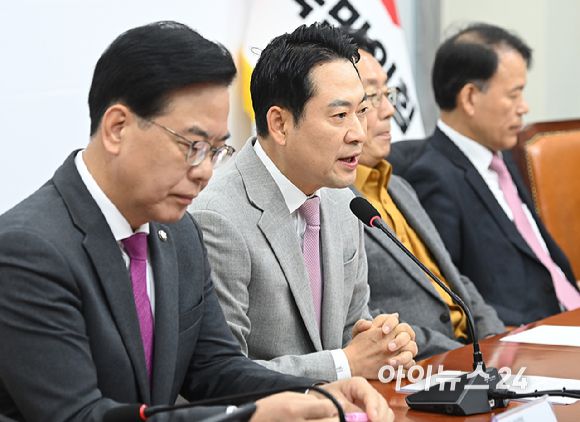 장동혁 국민의힘 대표가 5일 서울 여의도 국회에서 열린 '혼용무도' 이재명정권 6개월 국정평가 회의에서 발언하고 있다. [사진=곽영래 기자]