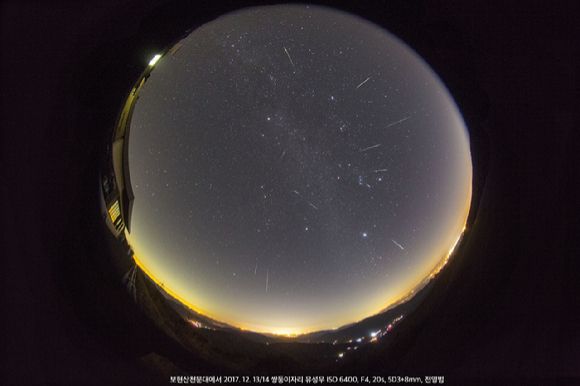 2017년 12월 13~14일에 찍은 쌍둥이자리 유성우. [사진= 전영범 한국천문연구원 책임연구원]