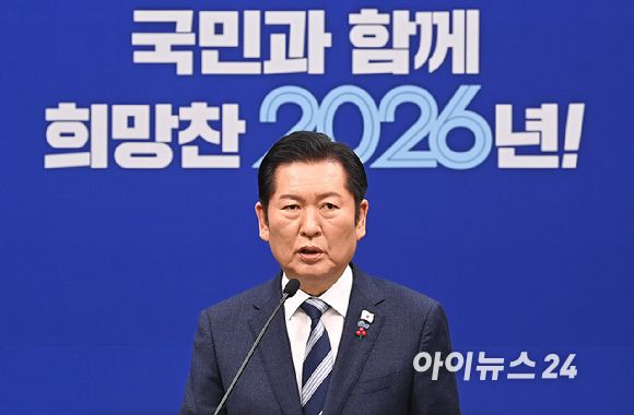 더불어민주당 정청래 대표가 26일 서울 여의도 국회에서 열린 기자회견에서 발언하고 있다. [사진=곽영래 기자]