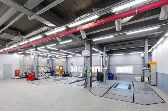 스텔란티스 브랜드 하우스(SBH) 수원 서비스센터 워크베이. [사진=스텔란티스코리아]