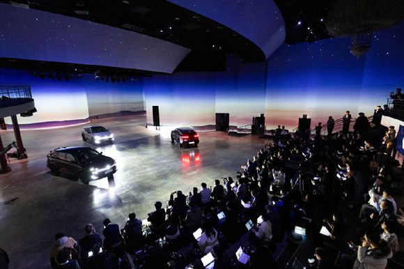 르노코리아가 지난 13일 서울 광진구 그랜드 워커힐에서 '필랑트(FILANTE)'를 공개하고 있다. [사진=르노코리아]