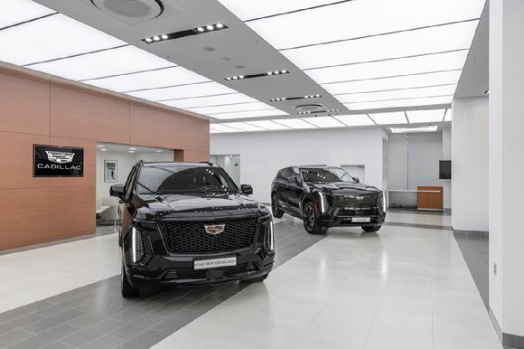 캐딜락&GMC, '송파 전시장' 쇼룸 내부 전경. [사진=GM 한국사업장]