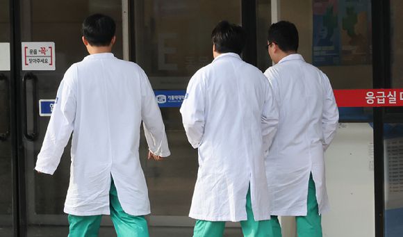 경기도에서 개원의로 일하던 50대 의사가 전남에서 숨진 채 발견됐다. 이 의사는 최근 의사 면허 취소로 어려움을 겪은 것으로 전해졌다. 본 기사와 무관한 이미지. [사진=연합뉴스]