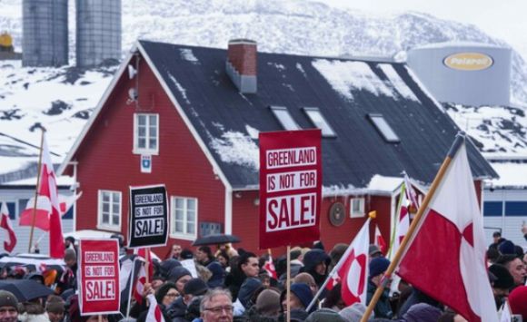 그린란드 주민들의 시위. [사진=AP/연합뉴스]