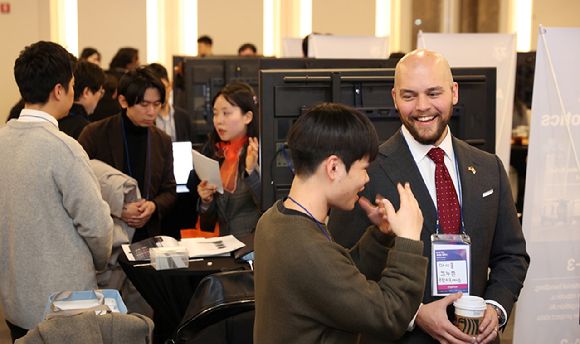 21일 서울 코엑스 아셈 볼룸에서 열린 ‘CES AI 혁신 플라자’ 행사장의 모습. [사진=산업통상부, 코트라]