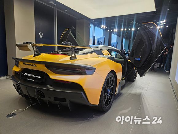 마세라티 스포츠카 'GT2 스트라달레' 후면부 [사진=설재윤 기자]