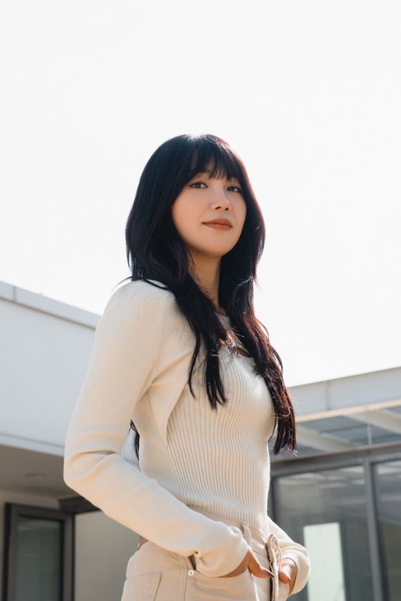 가수 정은지가 최근 서울시 강남구 IST엔터테인먼트 사옥에서 진행된 리메이크 앨범 'log' 발매 기념 인터뷰에서 포즈를 취하고 있다. [사진=IST엔터테인먼트]