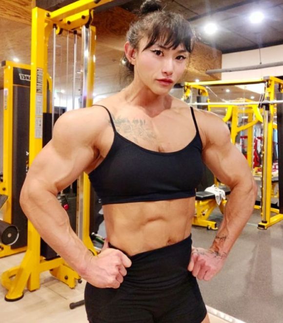 춘리가 성희롱을 당했다며 악플러를 고소하겠다고 밝혔다. [사진=춘리 인스타그램]