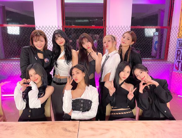 트와이스 단체 콘셉트 포토 [사진=JYP엔터테인먼트]