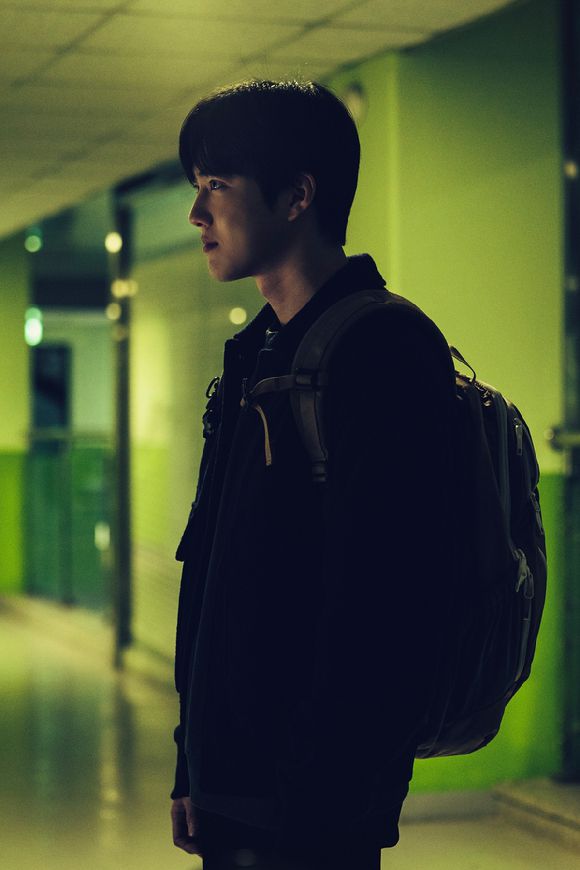 '힙하게' 수호가 김선우 역을 맡아 열연을 펼치고 있다. [사진=스튜디오 피닉스, 스튜디오 SLL]