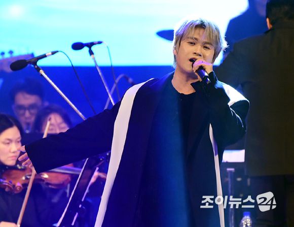 가수 김기태가 23일 오후 서울 노원구 광운대학교 동해문화예술관에서 열린 '뮤지컬·OST 콘서트-봄이 오는 소리'에서 무대를 선보이고 있다. [사진=정소희 기자]
