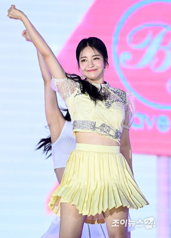 그룹 브레이브걸스 유정이 서울월드컵경기장에서 진행된 제27회 드림콘서트에 참석해 공연을 하고 있다. [사진=조이뉴스24 포토DB]