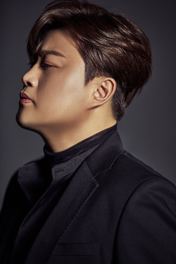 가수 김호중 프로필. [사진=생각엔터테인먼트]