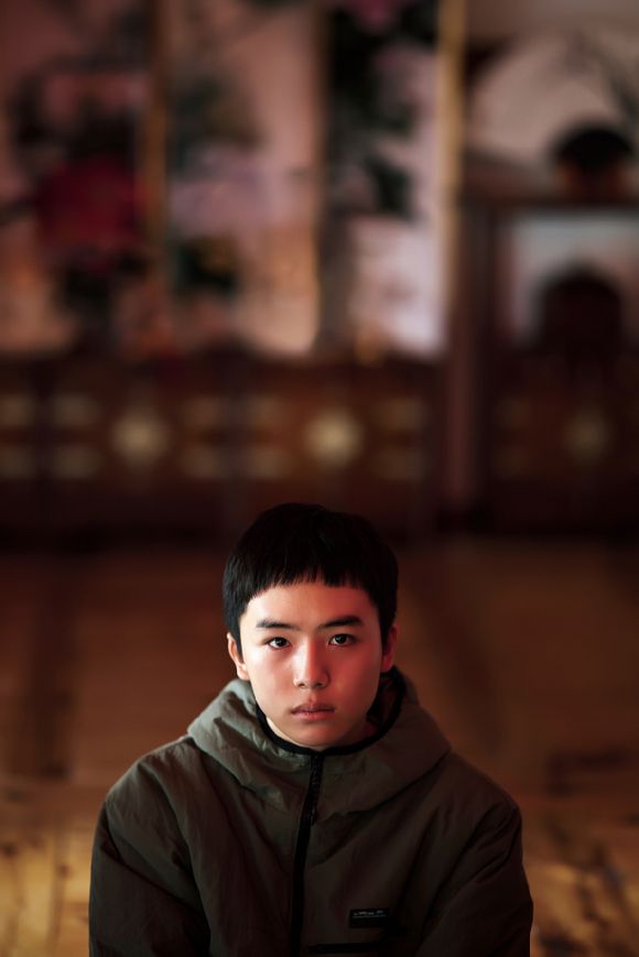 배우 문우진이 영화 '검은 수녀들'에서 열연하고 있다. [사진=NEW]