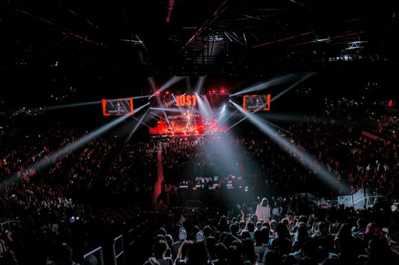 데이식스 오클랜드 콘서트 현장 이미지 갈무리 [사진=JYP엔터테인먼트]