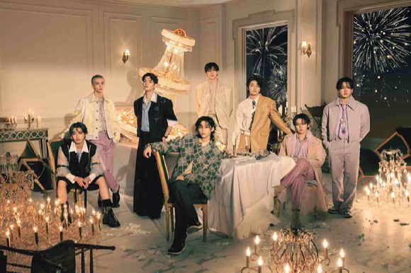 스트레이 키즈 일본 미니 3집 'Hollow' 단체 이미지 [사진=JYP엔터테인먼트]