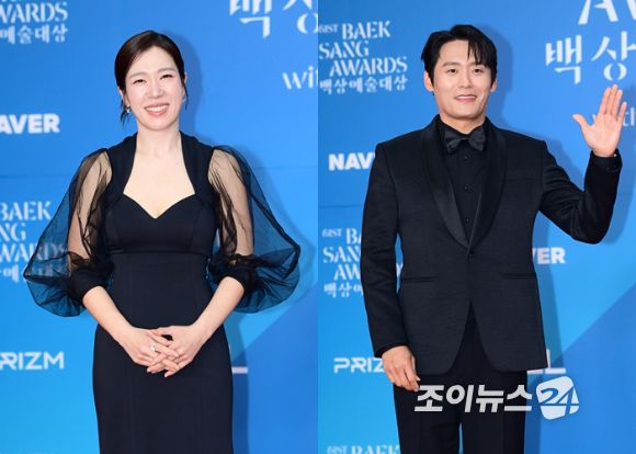 배우 염혜란과 최대훈이 5일 오후 서울 삼성동 코엑스에서 열린 제61회 백상예술대상 시상식 레드카펫 행사에 참석하고 있다. [사진=정소희기자]