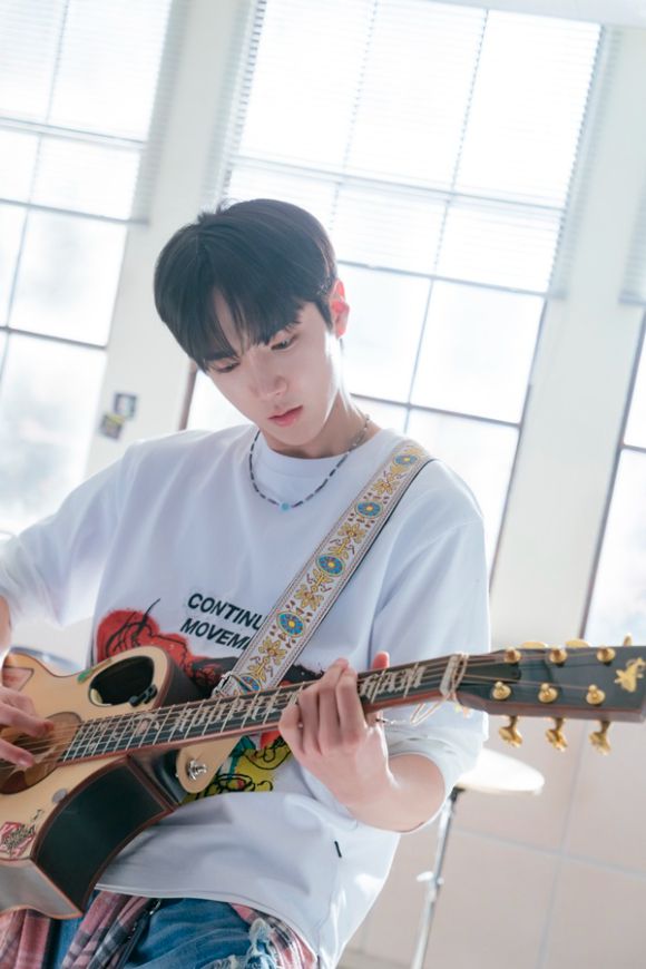 배우 하유준이 SBS 청춘 드라마 '사계의 봄'에서 사계 역을 연기하고 있다. [사진=㈜FNC스토리]