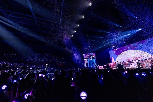 밴드 엔플라잉이 단독 콘서트 '2025 N.Flying LIVE '&CON4 : FULL CIRCLE''(2025 엔플라잉 라이브 '엔콘4 : 풀 서클')에서 팬들을 만나고 있다. [사진=FNC엔터테인먼트]