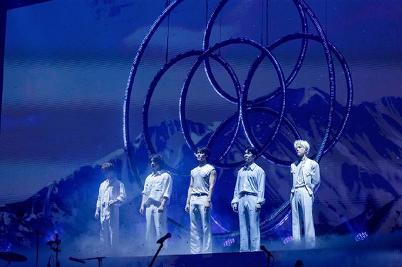 밴드 엔플라잉이 단독 콘서트 '2025 N.Flying LIVE '&CON4 : FULL CIRCLE''(2025 엔플라잉 라이브 '엔콘4 : 풀 서클')에서 팬들을 만나고 있다. [사진=FNC엔터테인먼트]