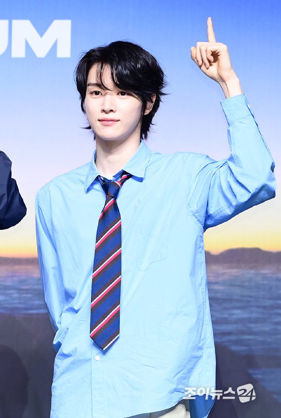 그룹 라이즈 성찬이 19일 오전 서울 용산구 블루스퀘어에서 열린 라이즈(RIIZE) 첫 정규 'ODYSSEY(오디세이)' 쇼케이스에 참석하고 있다. [사진=정소희 기자]