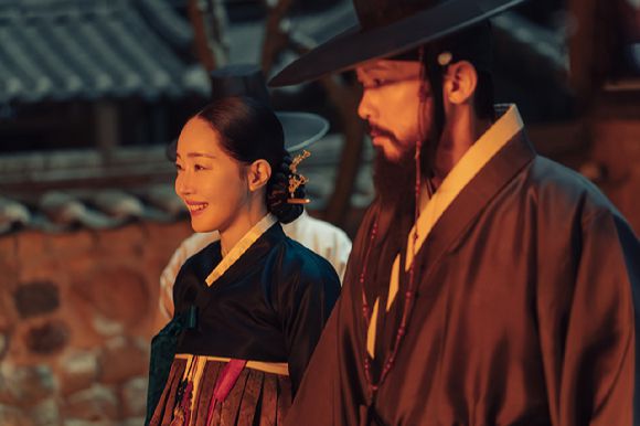 배우 엄지원이 넷플릭스 시리즈 '탄금'에서 열연하고 있다. [사진=넷플릭스]