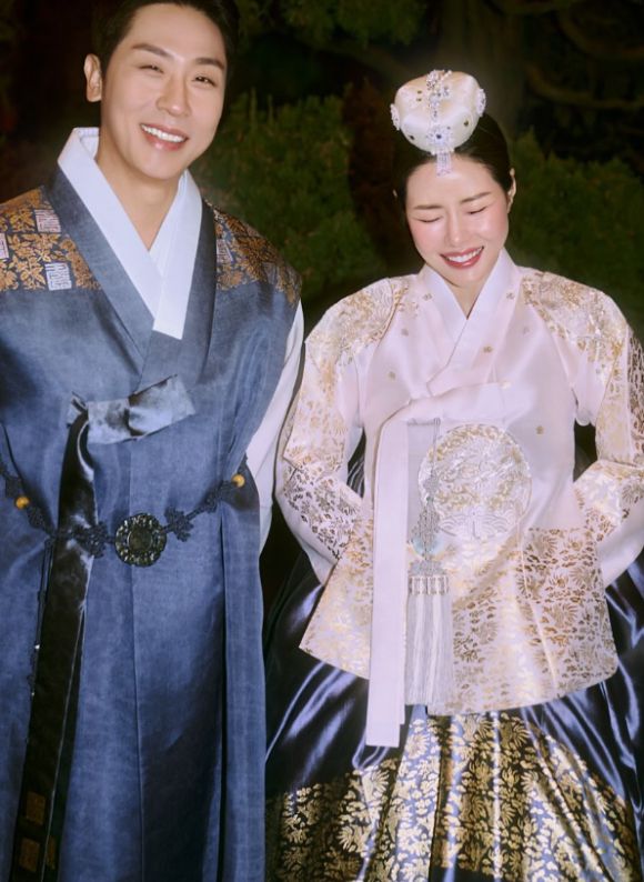 배우 박하나-김태술 전 감독의 웨딩화보가 공개됐다. [사진=박하나 인스타그램 ]