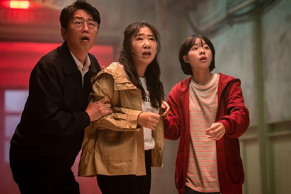 배우 김희원, 라미란, 이재인이 영화 '하이파이브'에서 열연하고 있다. [사진=NEW]