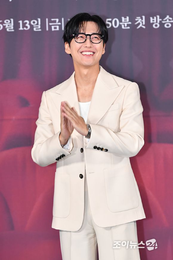 배우 남궁민이 10일 오후 서울 용산구 CGV 용산아이파크몰점에서 진행된 SBS 새 금토드라마 '우리영화' 제작발표회에 참석해 포즈를 취하고 있다. [사진=문수지 기자]