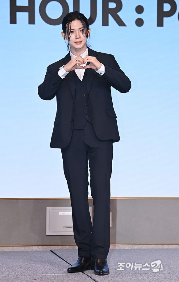 그룹 에이티즈 여상이 12일 오후 서울 마포구 호텔 나루 서울 엠갤러리에서 열린 미니 12집 '골든 아워 : 파트 3'(GOLDEN HOUR : Part.3) 앨범 발매 기념 기자간담회에서 포즈를 취하고 있다. [사진=곽영래 기자]