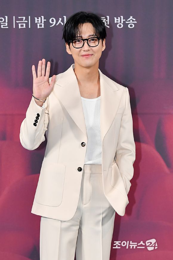 배우 남궁민이 10일 오후 서울 용산구 CGV 용산아이파크몰점에서 진행된 SBS 새 금토드라마 '우리영화' 제작발표회에 참석해 포즈를 취하고 있다. [사진=문수지 기자]