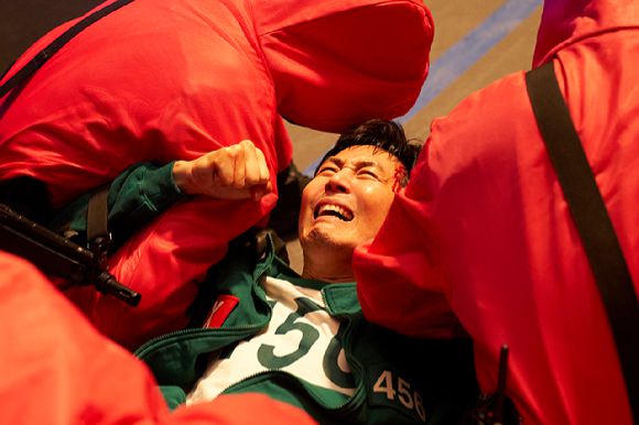 배우 이정재가 넷플릭스 시리즈 '오징어 게임' 시즌3에서 열연하고 있다. [사진=넷플릭스]