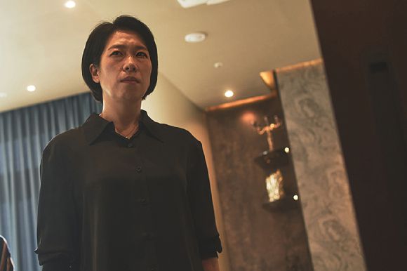 배우 염혜란이 넷플릭스 영화 '84제곱미터'에서 열연하고 있다. [사진=넷플릭스]