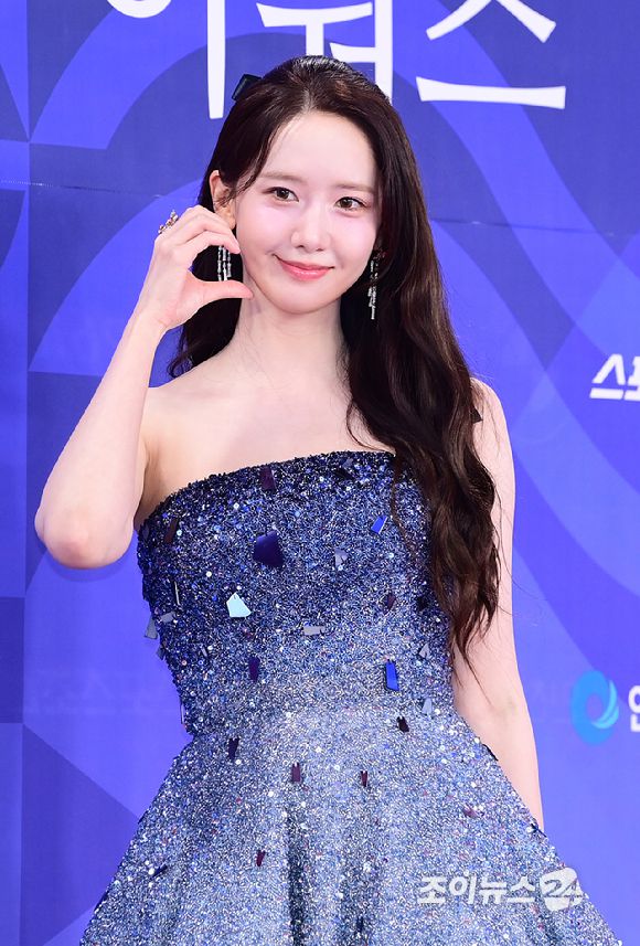 배우 임윤아가 18일 오후 인천광역시 파라다이스 시티에서 열린 제4회 청룡시리즈어워즈 레드카펫 행사에 시상식 MC로 참석하고 있다. [사진=정소희 기자]