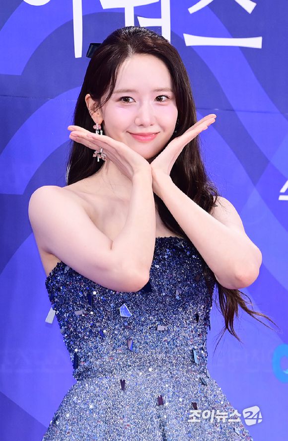 배우 임윤아가 18일 오후 인천광역시 파라다이스 시티에서 열린 제4회 청룡시리즈어워즈 레드카펫 행사에 시상식 MC로 참석하고 있다. [사진=정소희 기자]