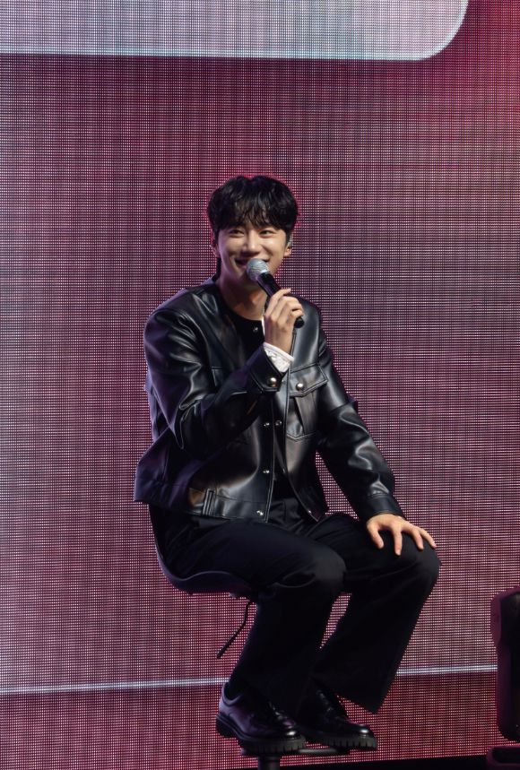 배우 이준영이  팬미팅 '신 바이 준영(Scene by JUNYOUNG)'을 통해 팬들을 만나고 있다. [사진=빌리언스]