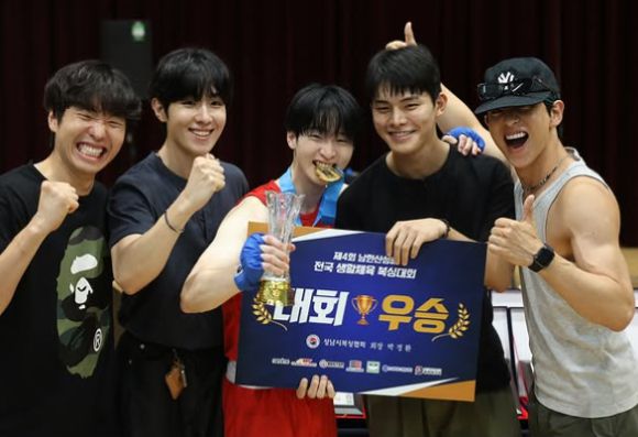 배우 장동윤이 아마추어 복싱대회에서 우승을 차지했다. [사진=장동윤 인스타그램 ]