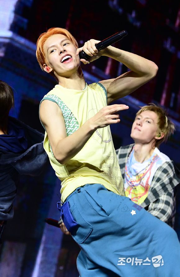 그룹 코르티스 제임스가 18일 오후 서울 용산구 블루스퀘어에서 열린 코르티스(CORTIS) 데뷔 쇼케이스 '컬러 아웃사이드 더 라인스'(COLOR OUTSIDE THE LINES)에 참석하고 있다. [사진=정소희 기자]