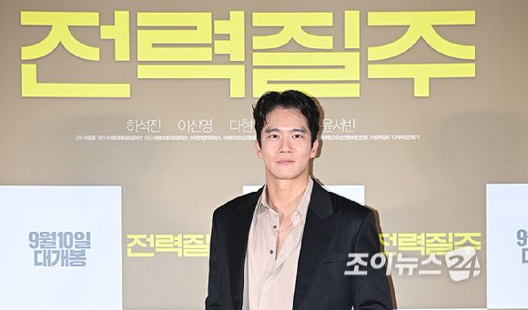 배우 하석진이 5일 오후 서울 롯데시네마 월드타워점에서 열린 영화 '전력질주' 언론시사회에서 포토타임을 갖고 있다. [사진=곽영래 기자]