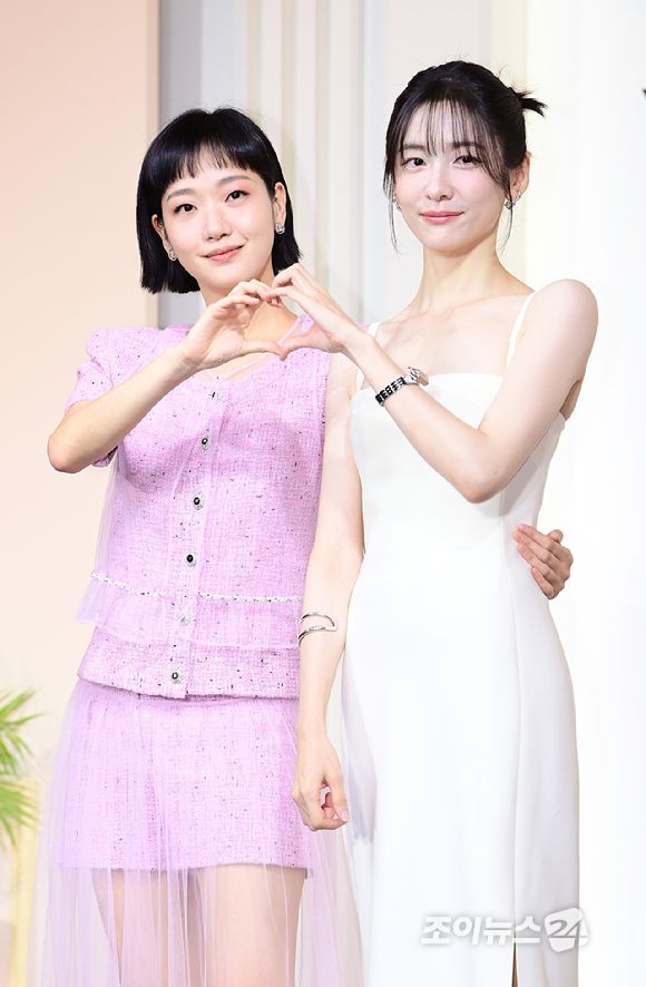 배우 김고은과 박지현이 5일 오전 서울 중구 앰버서더 서울 풀만 호텔에서 열린 넷플릭스 시리즈 '은중과 상연' 제작발표회에 참석하고 있다. [사진=정소희 기자]